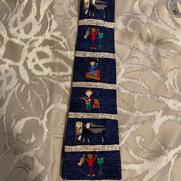 Save the Children collection of 4 neckties - Picture 9 of 16